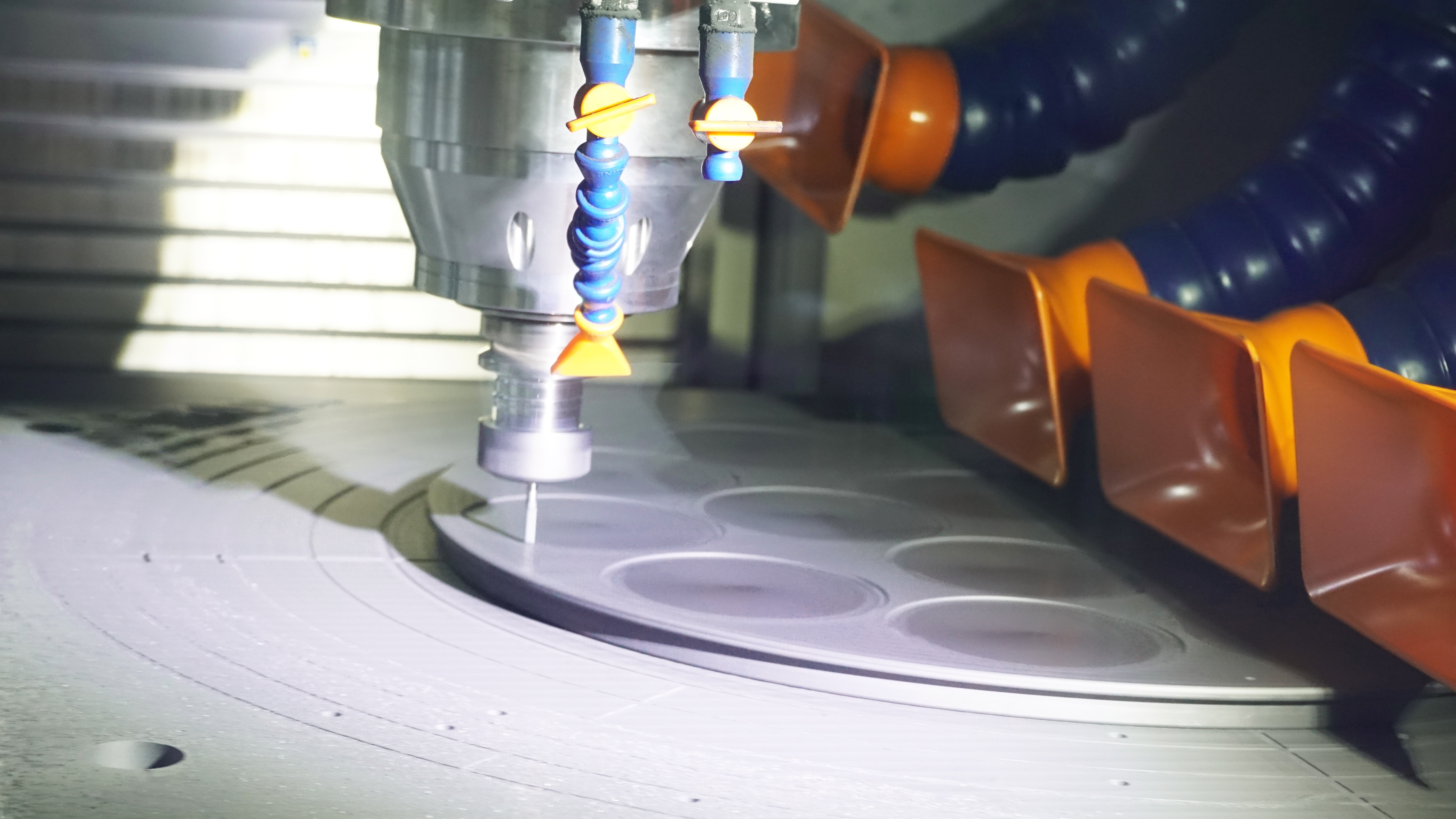 Внатре во работилница за прецизна обработка на VETEK CNC: Градење на основата на полупроводнички компоненти со висока чистота